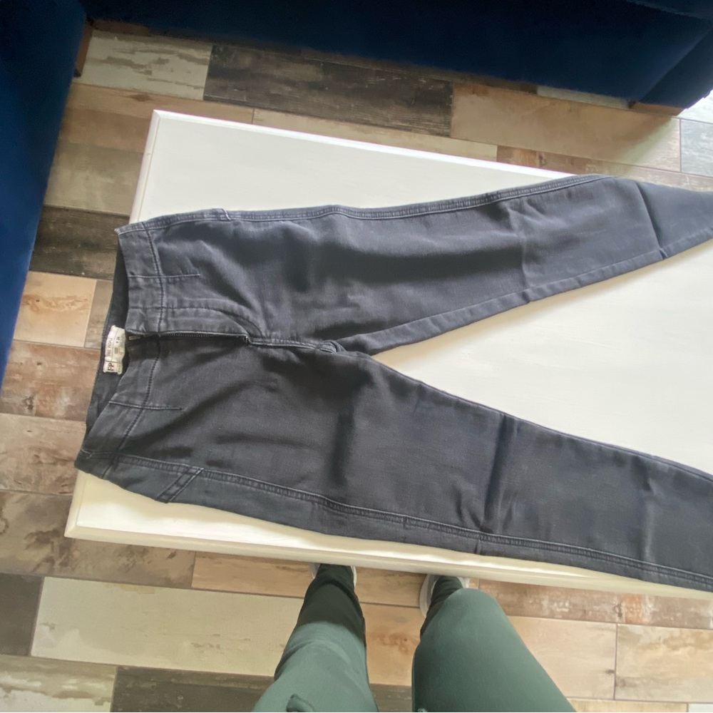 3 jeans size 24 is good condition